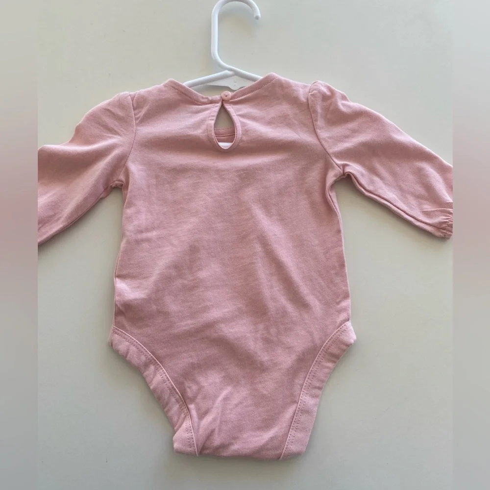 NWT Carter’s Bodysuit & Osh Kosh Sunhat